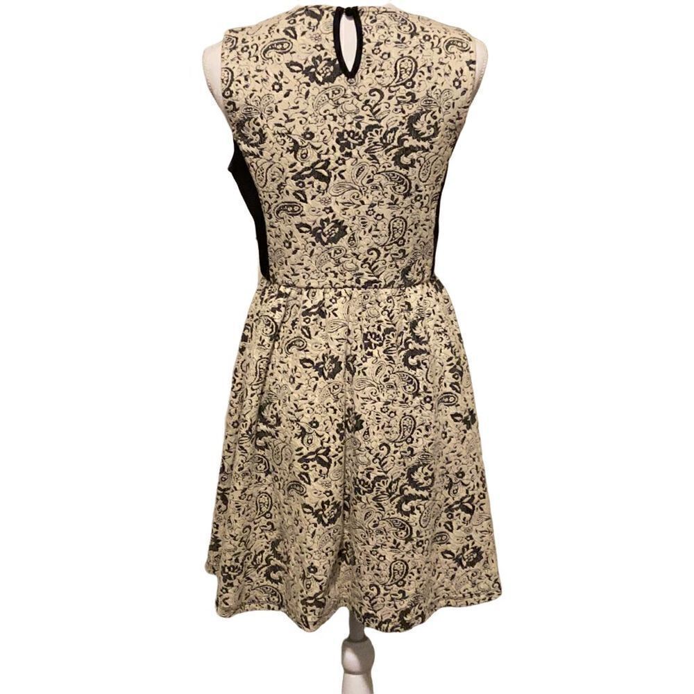 Rewind Textured Dress - Picture 2 of 7